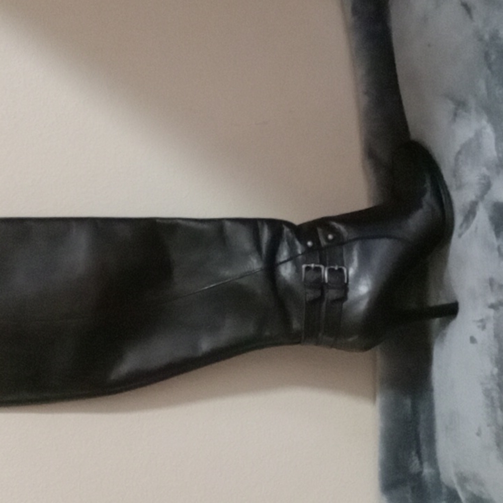 Leather Arturo Chiang Boots in box